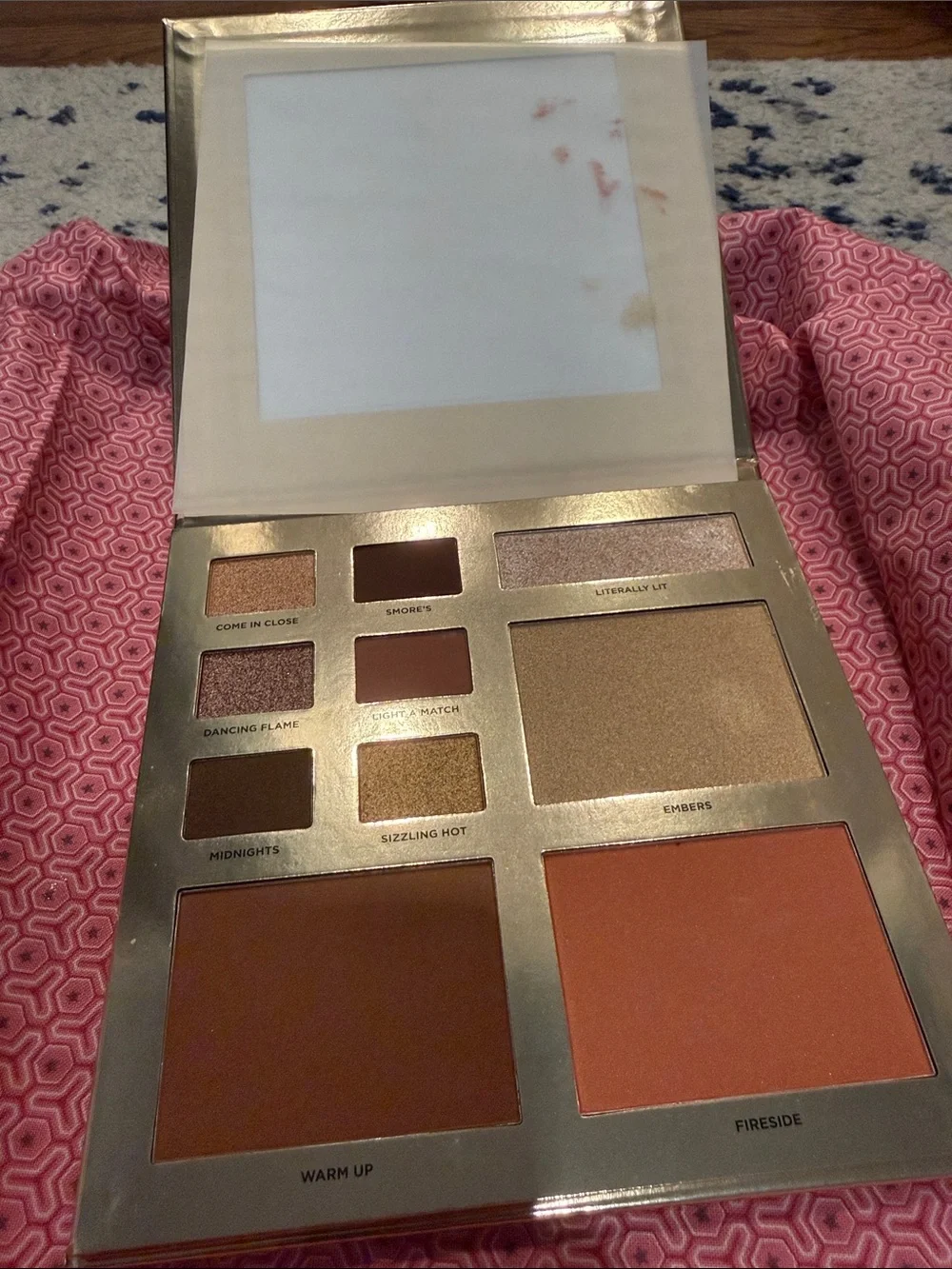 *NEW*  ICONIC LONDON -Heat Of The Moment Face & Eye Palette